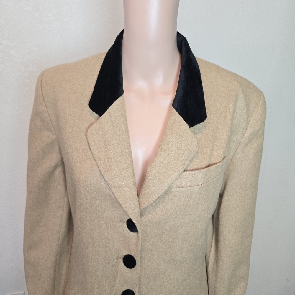 PENDLETON 100% Virgin Wool Size 10 Camel Blazer w/Black Velvet Collar & Button - Picture 3 of 13
